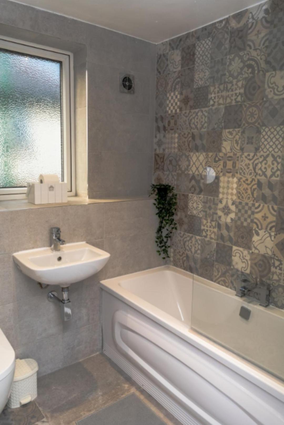 Charming York House- Walking Distance To Town Centre Villa Eksteriør bilde